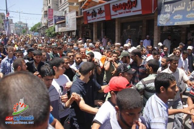 Warga Gaza mengantar para syuhada ke pemakaman (paltimes.net)