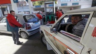 Suasana salah satu pom bensin di Mesir (islammemo.cc)