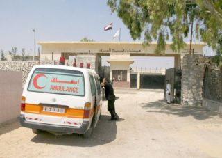 Arsip - Ambulans Palestina yang akan melewati Perbatasan Rafah (felesteen.ps) 
