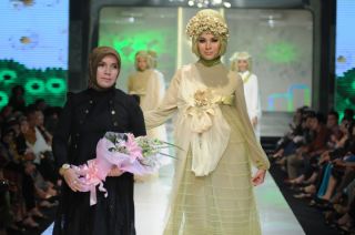 Desainer busana Muslim, Irna Mutiara.  (fbcdn.net)