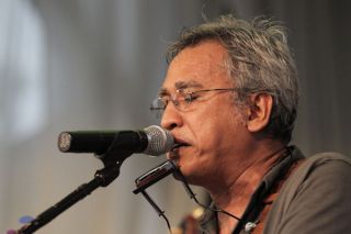 Musisi legendaris Indonesia, Iwan Fals.  (profilbos.com)