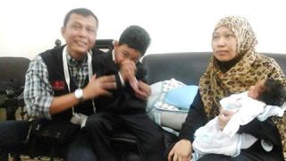 Rinawati binti Ruhendi Mukman (35), WNI yang terjebak dalam serangan brutal Israel di Gaza.  (ACTNews)
