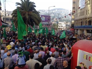 Aksi solidaritas untuk Gaza yang digalang Hamas di Nablus, Tepi Barat (paltimes.net)