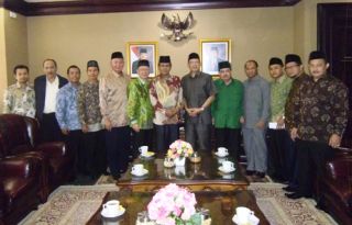 Pengurus Besar Al Washliyah saat kunjungan ke kantor Kemenag di Lapangan Banteng Jakarta Pusat. Senin, 11/8/14.  (kabar Washliyah)