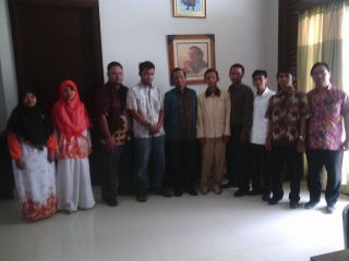 Kunjungan Pengurus Pusat KAMMI ke Mantan Ketua Mahkamah Konstitusi (MK) Moh. Mahfud MD di Kantor MMD Initiative, Menteng, Jakarta Pusat, Rabu (20/8/14).  (humas KAMMI)