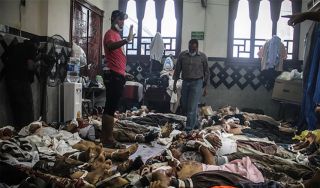 Mayat-mayat korban pembantaian di Rabiah Adawiyah (Aljazeera)