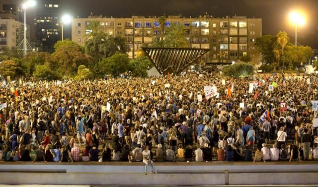 Aksi unjuk rasa rakyat Yahudi di Medan Rabin Tel Aviv (aljazeera.net)