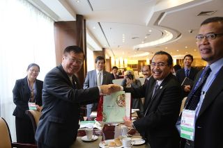 Menteri Pertanian RI Suswono dan Menteri Pertanian Taiwan Bao-Ji Chen bertemu di Beijing, Jumat (19/9) 