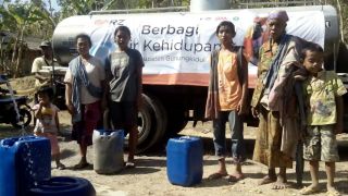 Penyaluran Air di Dusun Rejosari, Desa Serut, Kec. Gedangsari, Gunungkidul sebanyak 2 RT atau 70 KK.  (asih/rz)