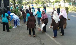 Kegiatan Bandung Clean Action (BCA) di Kota Bandung.  (ACTNews)