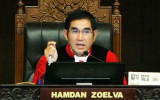 Hamdan Zoelva, Ketua Mahkamah Konstitusi ( MK).  (sisidunia.com)