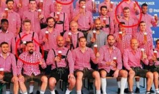 Sesi pemotretan klub Bayern Munchen dalam rangka memperkenalkan seragam The Bavaria.  (republika.co.id)