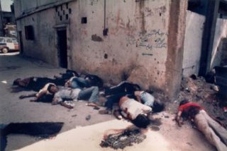 Sekitar 3.500-8.000 orang meninggal pada pembantaian Kamp Pengungsi Sabra-Shatila pada 16-18 September 1982 yang dipimpin Ariel Sharon. (knrp.org)