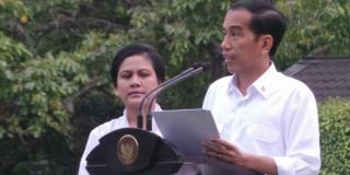 Presiden Joko Widodo saat mengumumkan susunan Kabinet di Istana Negara, Ahad (26/10/14).  (kompas.com)