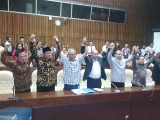 Konferensi Pers Koalisi Indonesia Hebat setelah membentuk Pimpinan DPR RI Tandingan. (Detik)