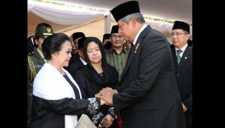 Megawati Soekarno Putri dan Soesilo Bangbang Yudhoyono.  (tempo.co