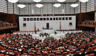 Pemerintah Turki meminta persetujuan parlemen untuk operasi militer ke Suriah dan Irak dalam rangka menumpas ISIS