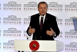 Erdogan di Bezmialem Vakif University. (Anadolu)