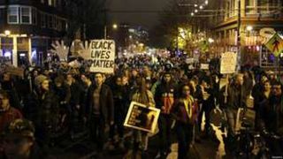Gelombang demonstrasi anti rasial terus melanda AS yang dipicu kasus penembakan ramaja kulit hitam, Michael Brown.  (bbc.co.uk)