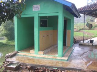 Salah satu Toilet Masjid yang dibangun YMN di Jawa Barat. (asih/YMN)