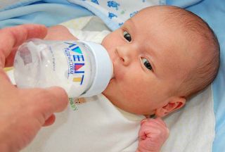 Diperbolehkannya pemberian susu formula pada kondisi tertentu (inet).  (http://kesehatananakku.com)