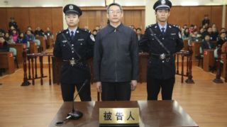 Liu Tienan dinyatakan bersalah menerima suap dalam berbagai bentuk, termasuk uang tunai, mobil dan vila (bbc.co.uk)