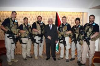 Mahmoud Abbas dan bodyguard. (today's opinion)