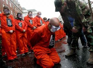 Tahanan penjara AS di Guantanamo (islammemo.cc)