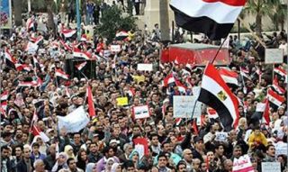 Rakyat Mesir memperingati revolusi 25 Januari. (islammemo.cc)