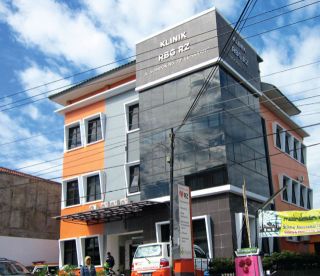 Klinik Pratama Rumah Bersalin Gratis (RBG) di JL. Sompok No. 70, Semarang.  (Sari/rz)