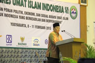 Wakil Ketua Majelis Permusyawaratan Rakyat (MPR) Hidayat Nur Wahid di Kongres Umat Islam Indonesia (KUII) ke-VI, Minggu (8/2) malam di Yogyakarta.  (pks.or.id)