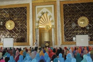 Seminar 'Belajar Alquran Semudah Tersenyum' di Masjid Agung Trans Studio Bandung.   (arini/kis/pkpu).