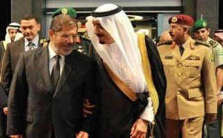 Raja Salman bin Abdulaziz dan Presiden Muhammad Mursi. (klmty)