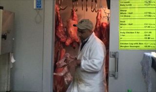 Gudang daging halal di Inggris. (aljazeera)