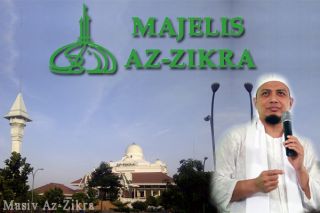 Majelsi Az-Zikra Ustadz Muhammad Arifin Ilham. (mamangsuryadi.blogspot.com)