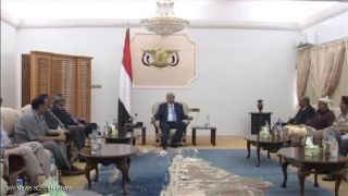 Presiden Abd Rabbuh Mansur Hadi dan beberapa pimpinan partai di ibukota sementara, Aden. (skynews)