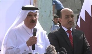 Delegasi Qatar datang ke Gaza untuk memulai proyek rekonstruksi. (aljazeera.net)