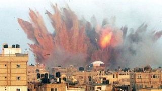 Serangan Koalisi Arab ke arah pemberontak Syiah Hutsi di Yaman. (islammemo.cc)