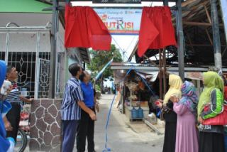 Launching Kampung Nutrisi PKPU yang diselenggarakan di RT 02 Sepinggan Raya, pada Sabtu (7/3/2015).   (Umii/Dov/pkpu)