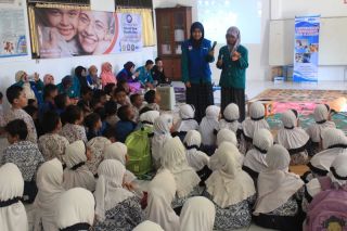 PKPU melaksanakan penyuluhan Kesehatan Gigi di Sekolah Dasar Islam Laboratorium, Neuhen, Aceh Besar. (pkpu aceh)