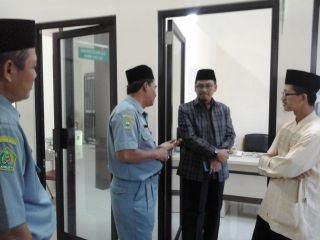Anggota Komisi VIII DPR RI dari Fraksi PKS, Abdul Fikri Faqih tengah berkunjung ke Kemenag Kota Tegal, Rabu (4/3). (IST)
