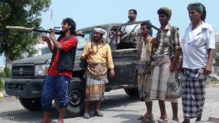 Warga Yaman bersenjata. (skynews)