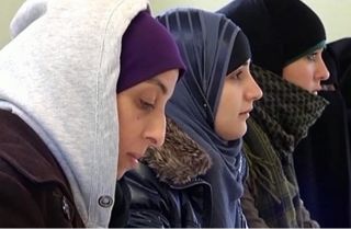 Siswi muslimah di Perancis. (egyptwindow.net)