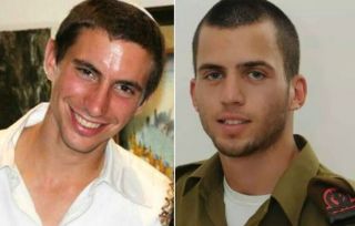 Dua tentara Israel yang ditawan oleh Hamas. (felesteen.ps)