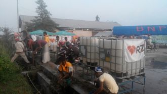 Fasilitas air bersih yang disediakan RZ untuk para pengungsi Rohingya, Kamis (21/5/15).  (rena/rz)
