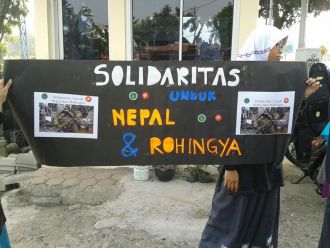 Aksi Solidaritas pelajar di Bogor untuk membantu gempa nepal dan pengungsi rohingya.  (Imago Indonesia)