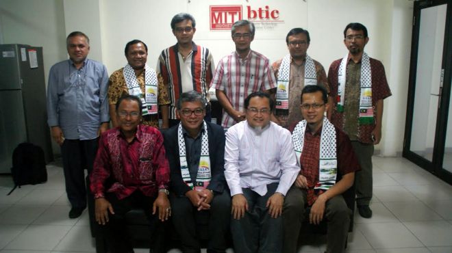 Masyarakat Ilmuwan dan Teknolog Indonesia (MITI) mendapat kunjungan dari Pertubuhan IKRAM Malaysia (IKRAM), Sabtu (23/5/2015). (Deslaknyo Wisnu Hanjagi)