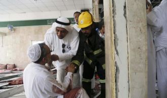 Salah satu korban luka di Masjid Ali bin Abi Thalib, Al-Qatif. (aljazeera)
