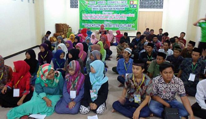 Santri di Surabaya, peserta Pesantren Kilat (Sanlat) Bimbingan Pasca Ujian Nasional (BPUN) yang digelar oleh GP Ansor selama sebulan sejak Senin (11/5/2015).  (Abdul Hady JM)