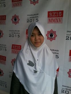 Azma Azizah Nurul Ummah, Siswi SMP IT Bina Umat Yogjakarta.  (Arif Agung)